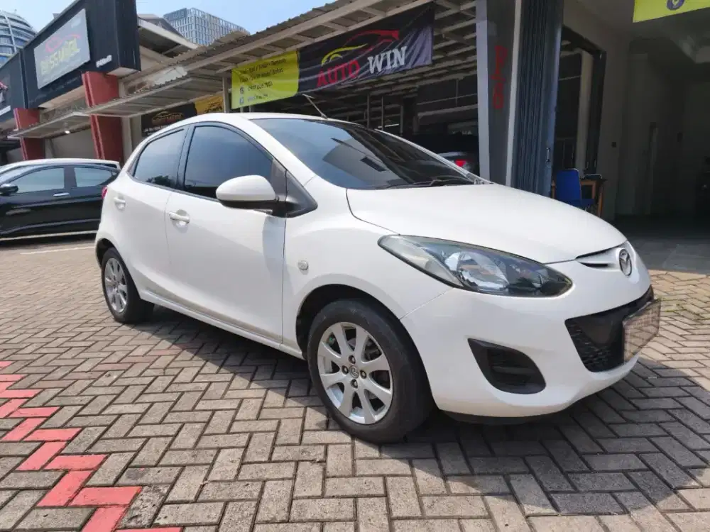 Mazda 2 HB V 1.5 AT 2013