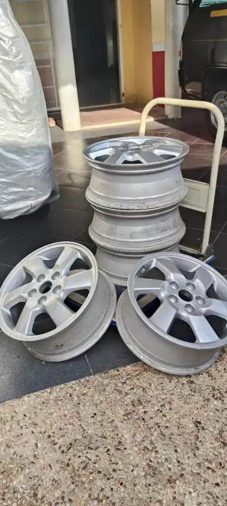 Velg Daihatsu terios