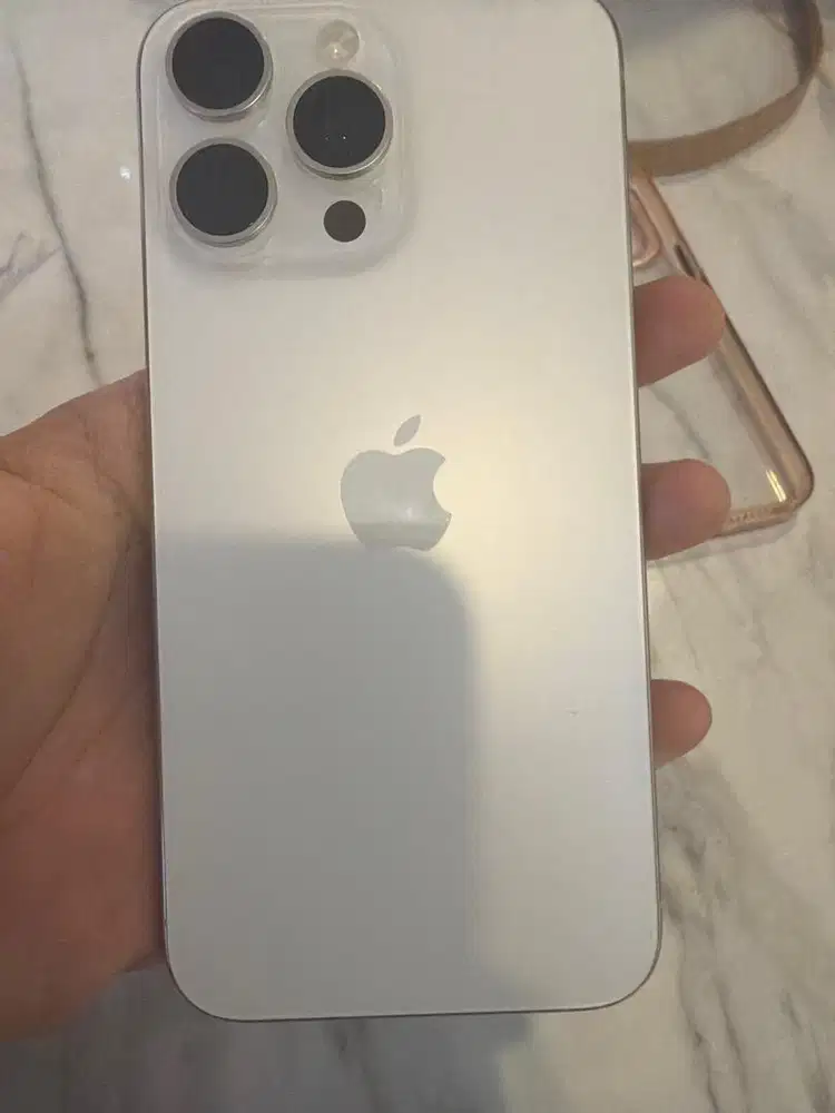 Di jual Iphone 15 promax