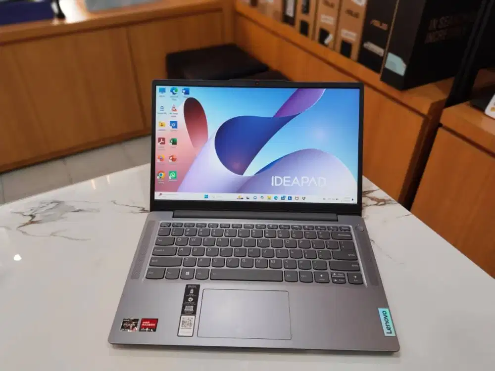 LENOVO IDEAPAD SLIM 3 14AMN8	RYZEN 3-7320U/RAM 8GB/SSD 512GB/MULUS