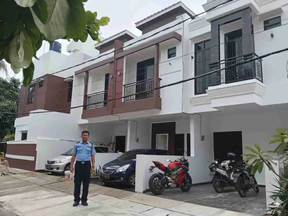 Rumah 2 lantai strategis & ekonomis di Jakarta Pusat