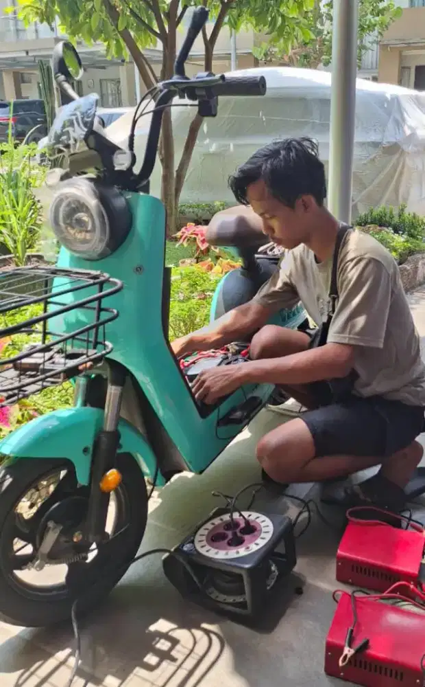 Servis sepeda listrik area PIK