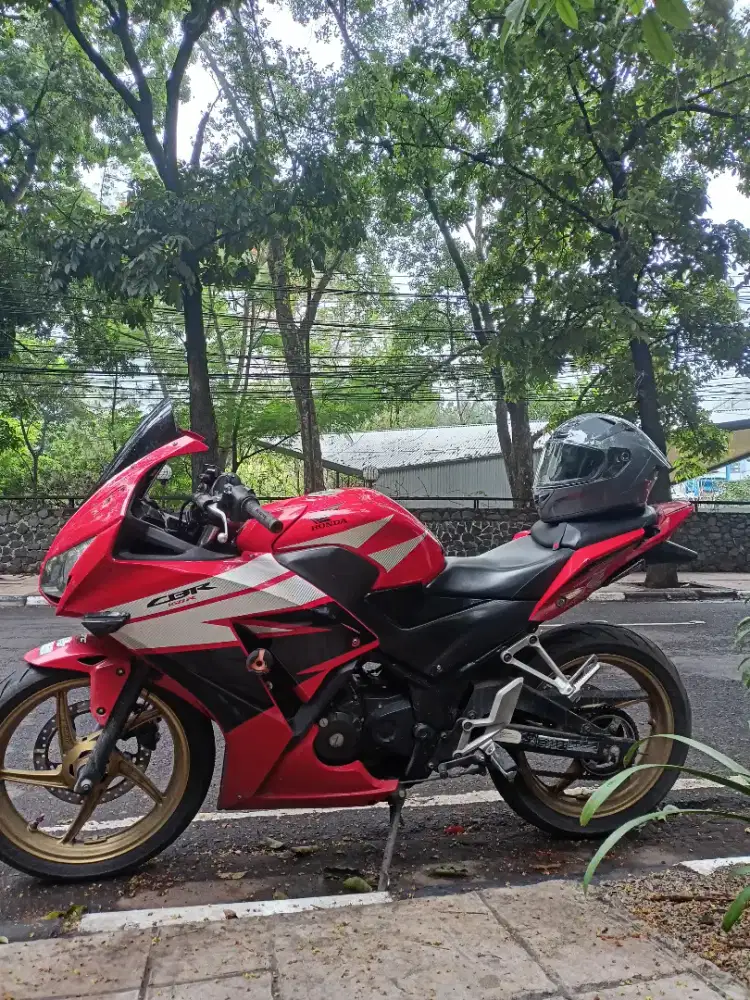 Honda cbr 150 transmisi manual