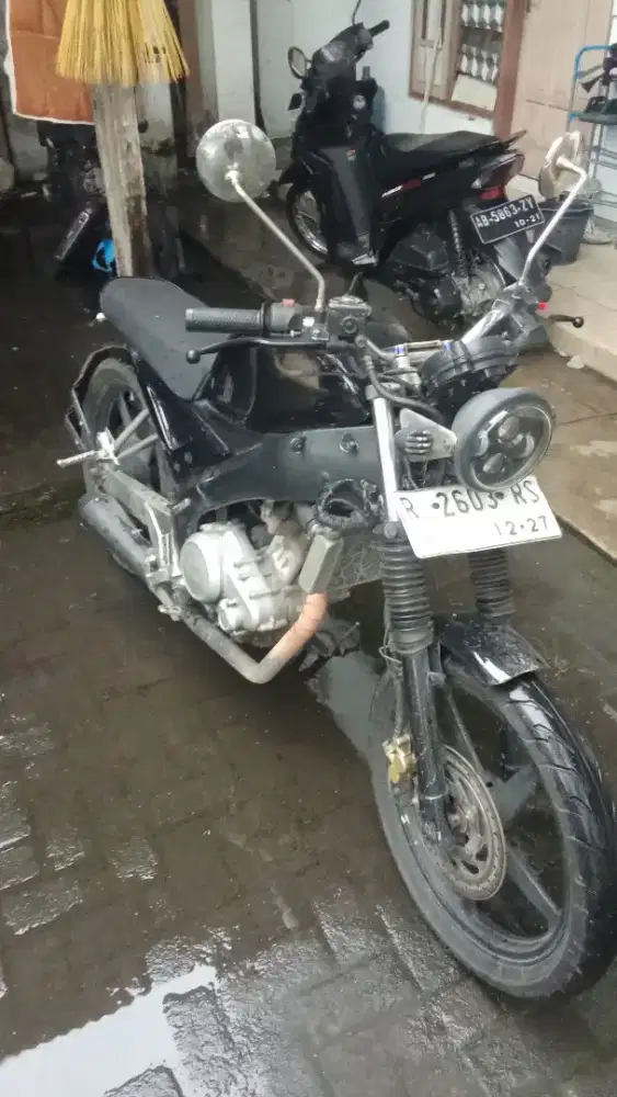 Motor custom (basic mesin old vixion)