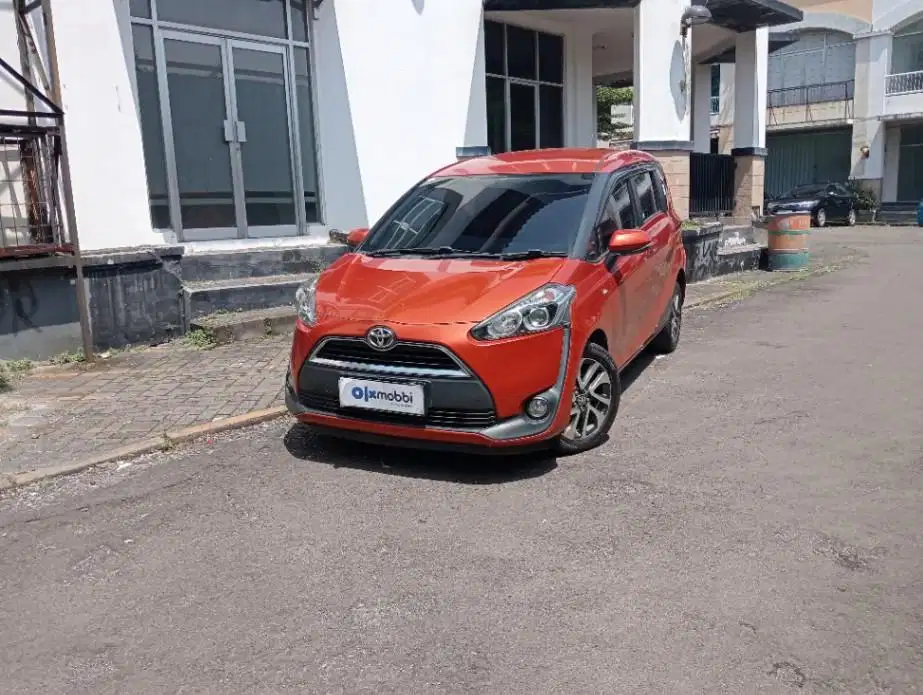 Pajak Panjang - TOYOTA SIENTA 1.5 V BENSIN M/T 2016 ORANGE