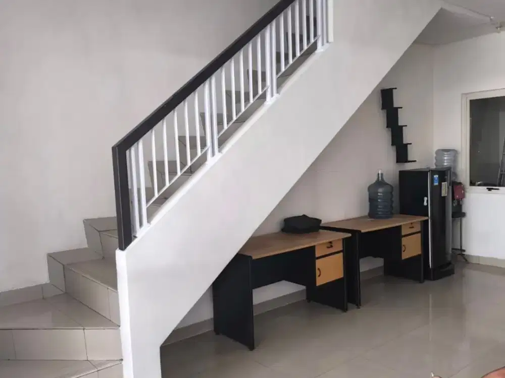 Disewakan Rumah Rapih Siap Huni di Golf Lake Residence Jakarta Barat