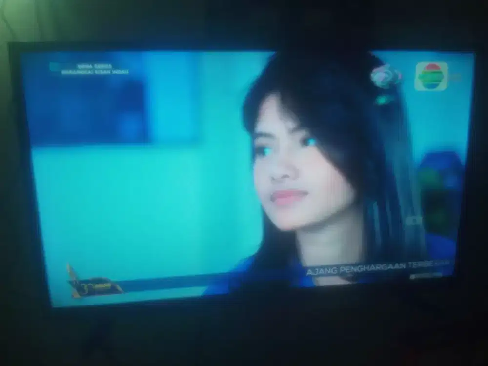 Tv led 32 inch TCL digital normal siap tonton nego tipis