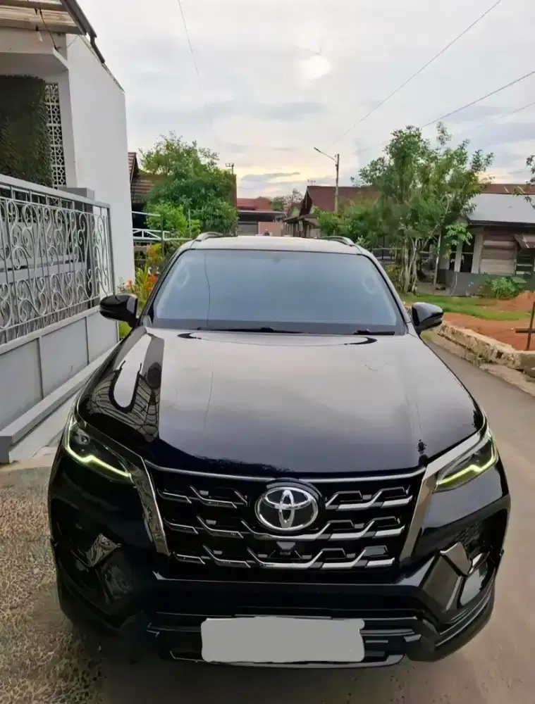 Dijual cepat fortuner 2.8 gr sport metic