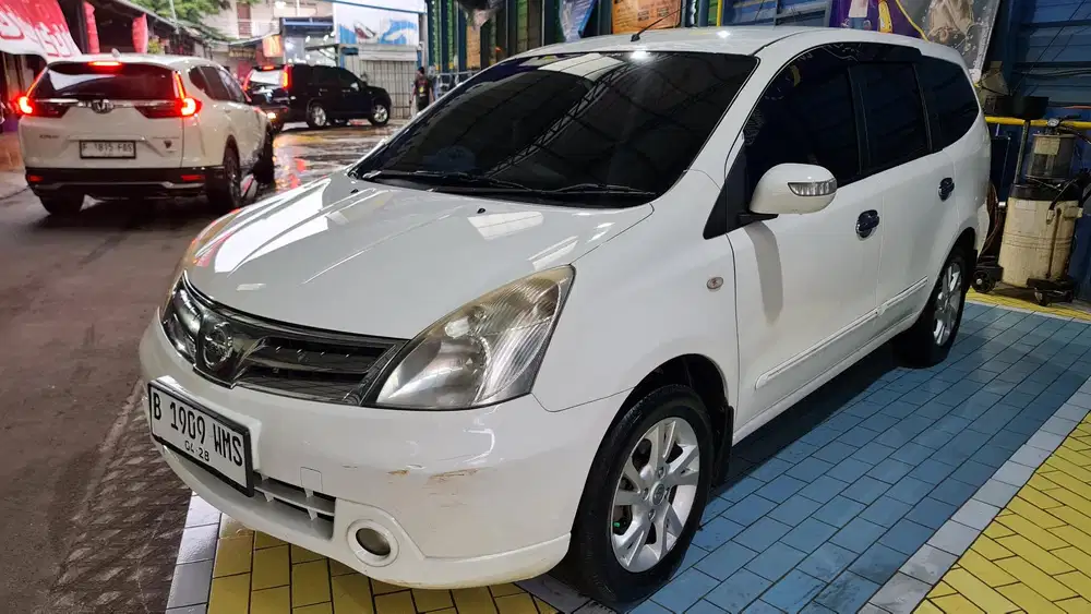 Nissan Grand livina 2011 Bensin