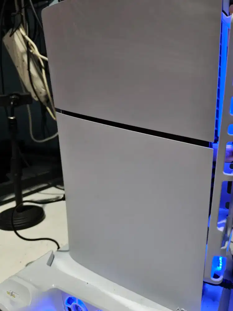 PS5 Slim + Cooling Pad