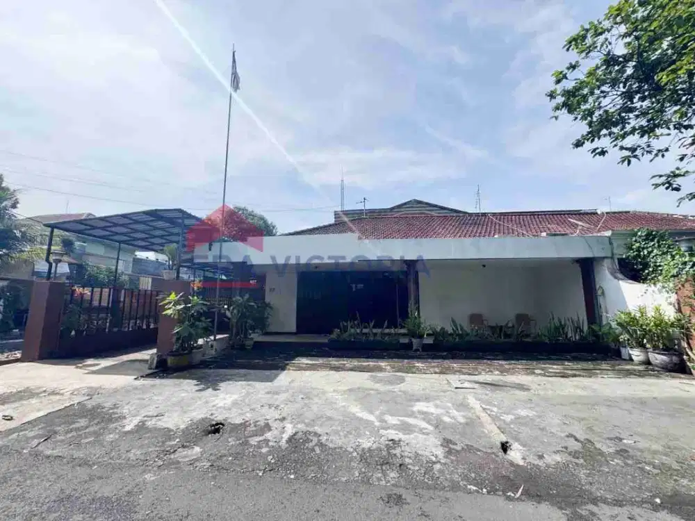 Rumah Nyaman Banyak Kamar di Lokasi Tenang dan Strategis di Pusat Kota Malang dekat Kampus UnMer, Kuliner Kawi dan Langsep, Cocok untuk Rumah Tinggal dan Kantor / Cafe