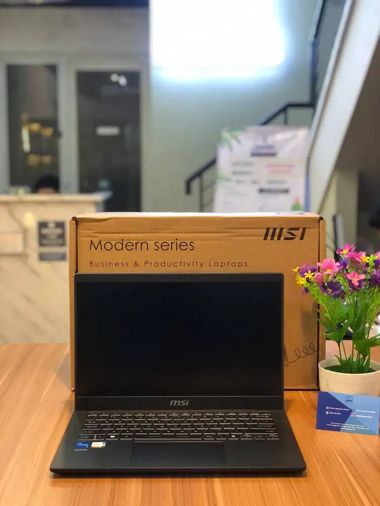 LAPTOP MSI INTEL I5 RAM 8/512 INTEL UHD GRAPHIC BNOB