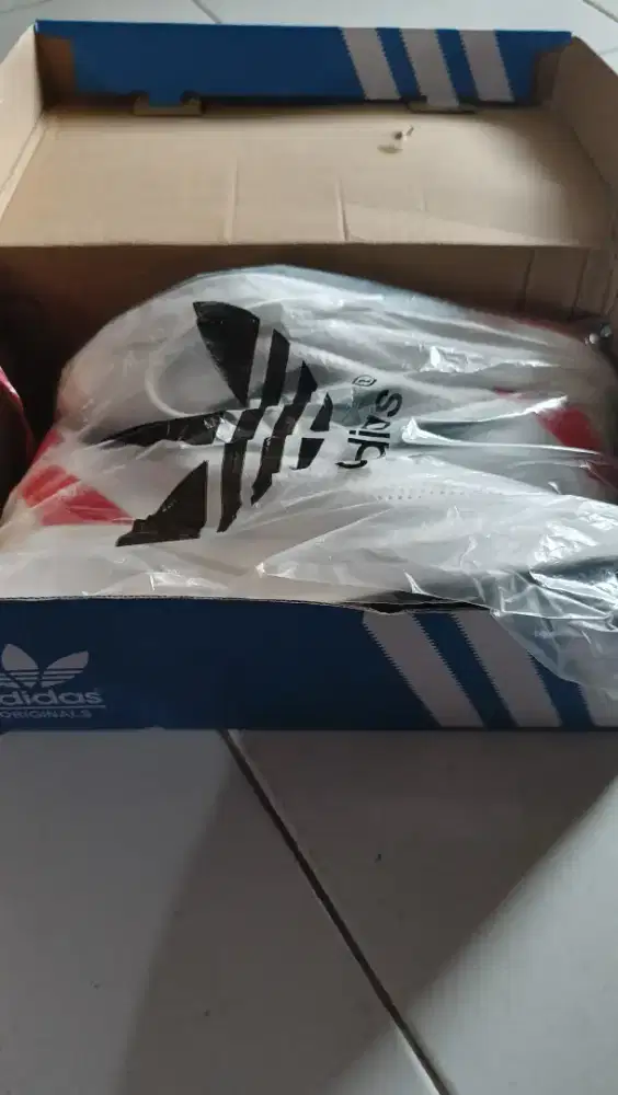 Sepatu Adidas size 41
