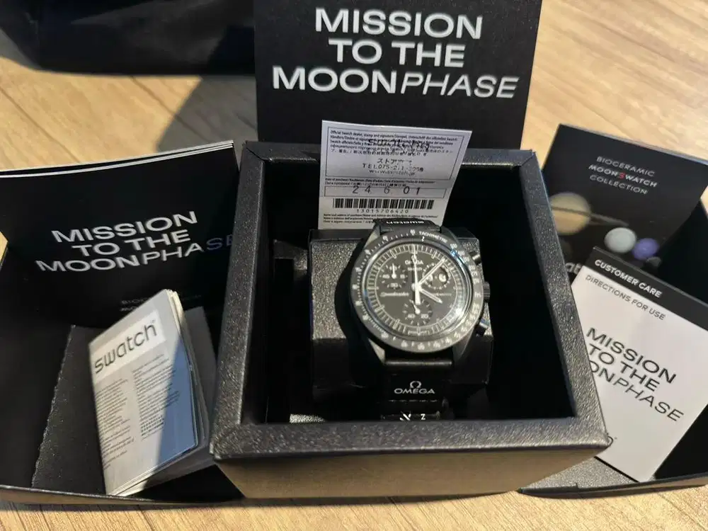 Moonswatch Snoopy -  MISSION TO THE MOONPHASE - NEW MOON