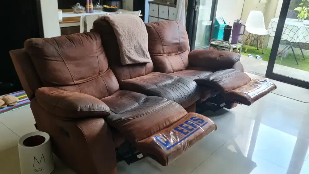 Sofa 3 seater nonton tv