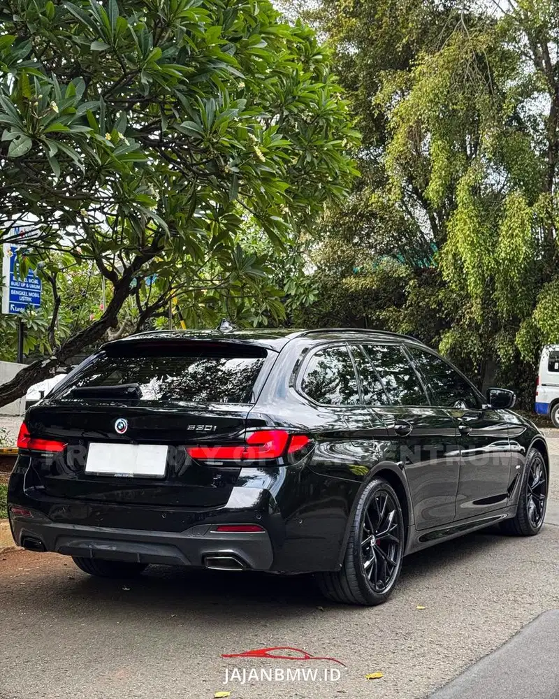 RARE BMW 530i TOURING M-SPORT 2023