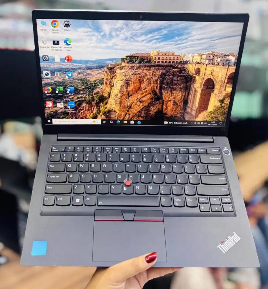 Laptop Lenovo Thinkpad E14 intel core i5 RAM 8GB/SSD 512GB DL-DC
