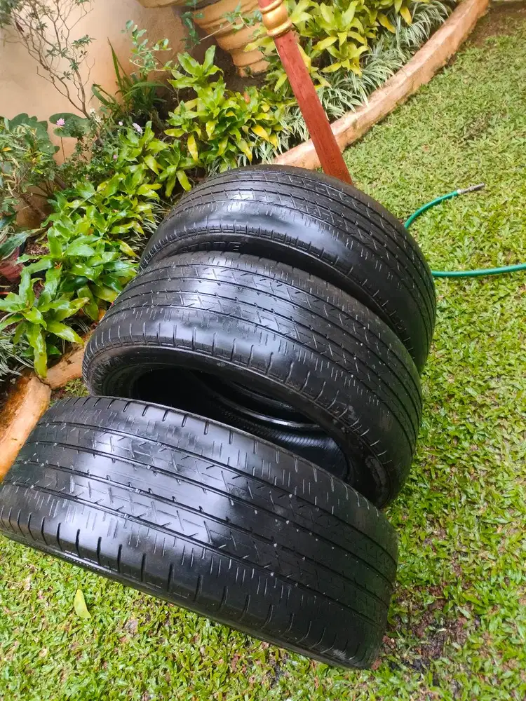 Ban 215/55 R17 94V Bridgestone Turanza