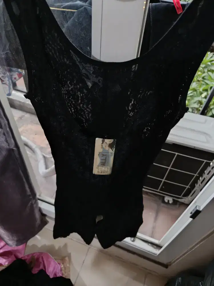 Korset pelangsing badan dan perut