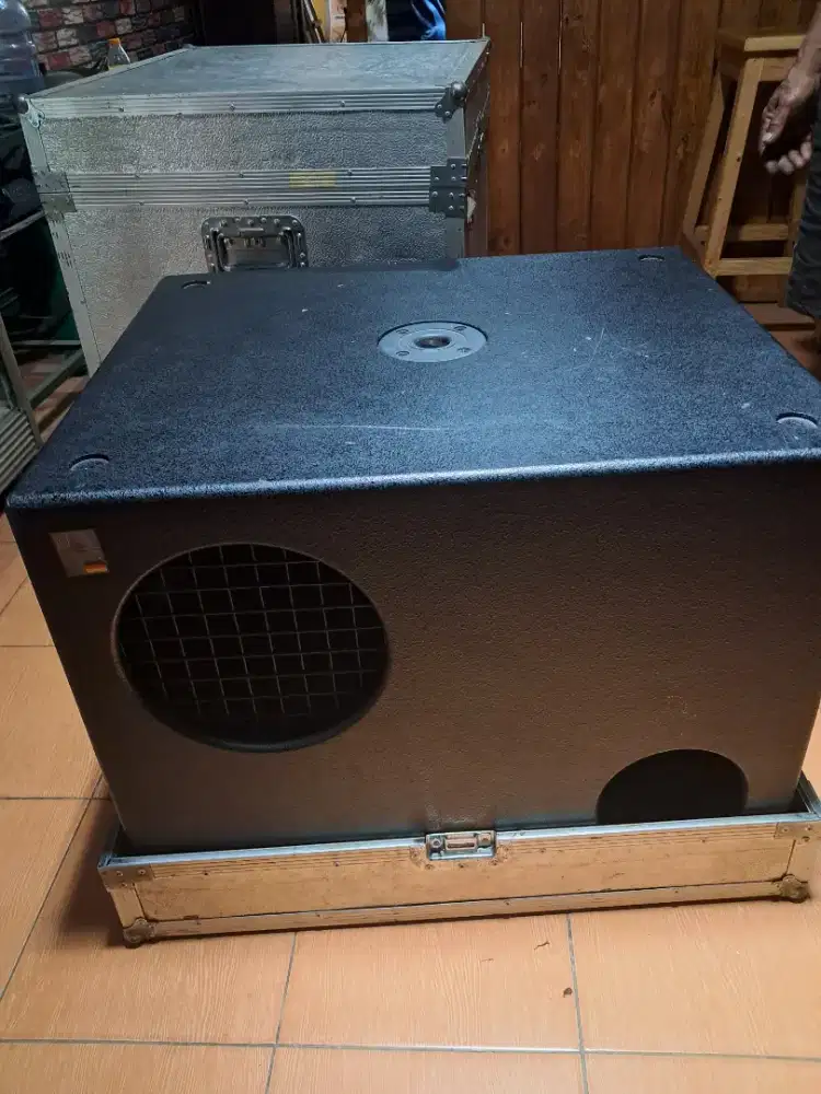 Speaker aktif Subwoofer Beta 3 zigma 18
