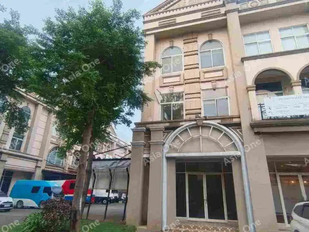 Ruko Hook Siap Huni Disewakan dekat Jalan Utama