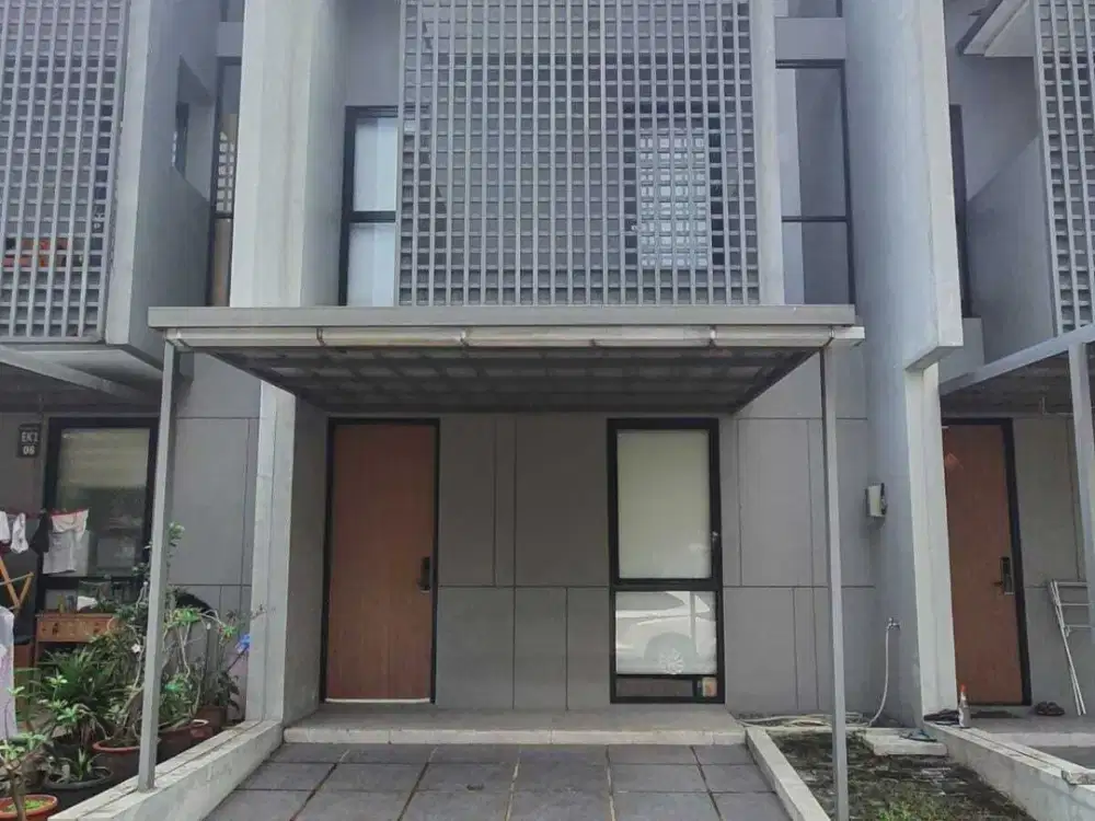 Dijual murah rumah 2 lantai beserta isinya (full furnished)