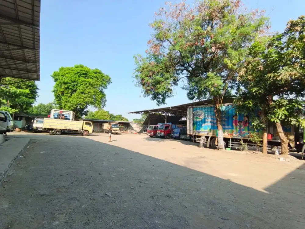 Disewakan/Dijual Lahan 5000m & Gudang di Raya Pekayon Bekasi Selatan