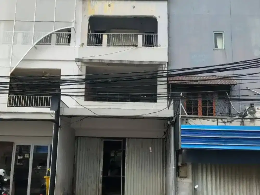 Disewakan dan Dijual Ruko di jalan utama Taman Galaxy, Bekasi