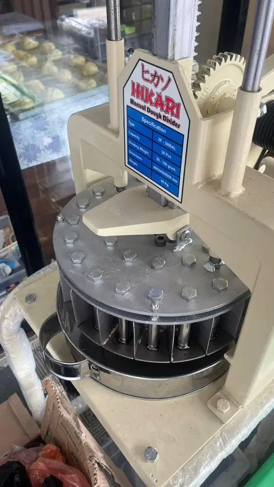 Pembagi adonan roti dough divider