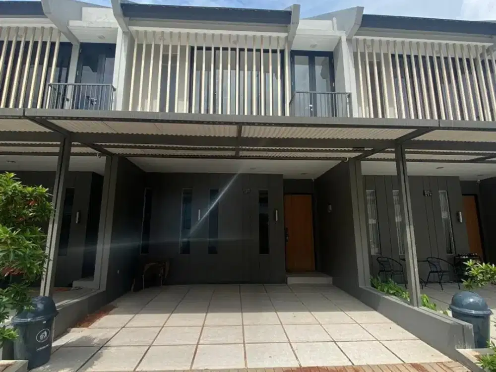 Rumah Siap Huni di Cluster Z Living Lake Garden, Grand Wisata, Bekasi