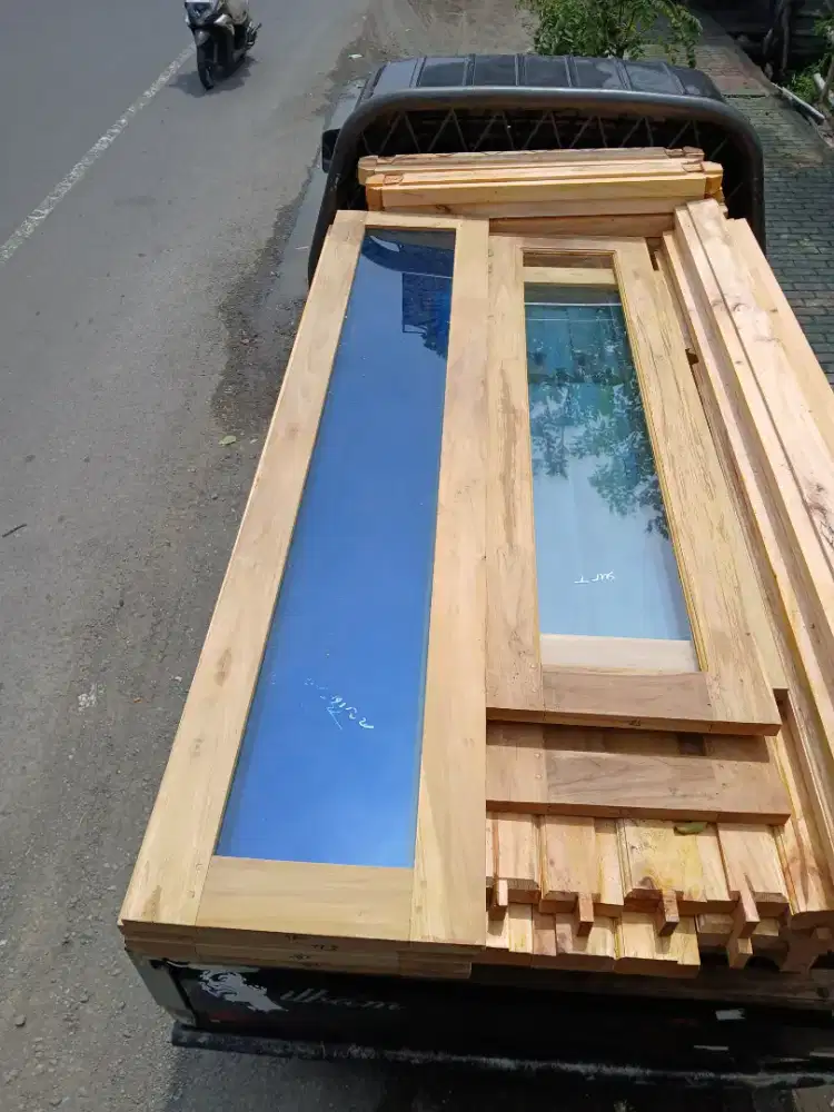Pintu,jendela,kusen bahan jati