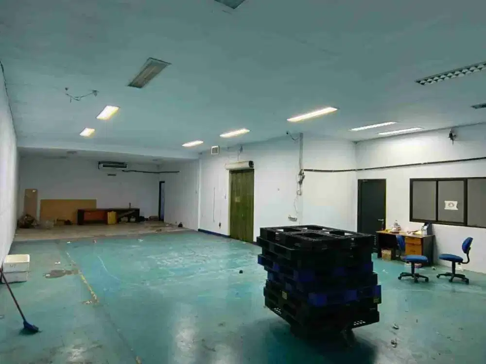 Sewakan Gudang Siap Pakai di  Jelambar