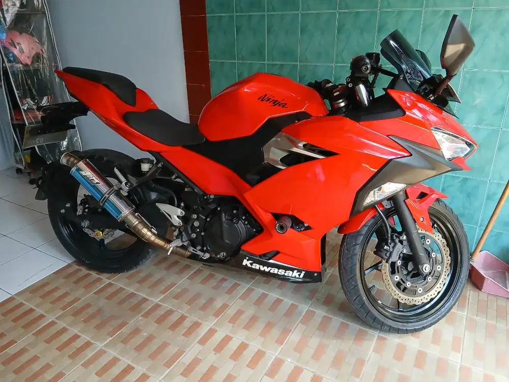 Jual murah Ninja 250 Fi 2018 Merah 90%mulus.