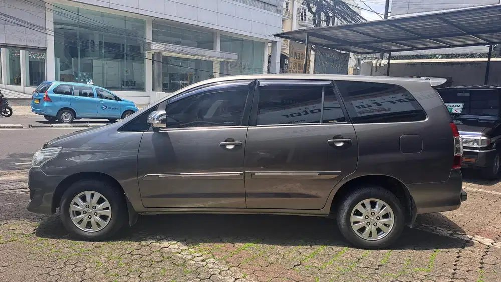 Toyota Kijang Innova 2013 Bensin