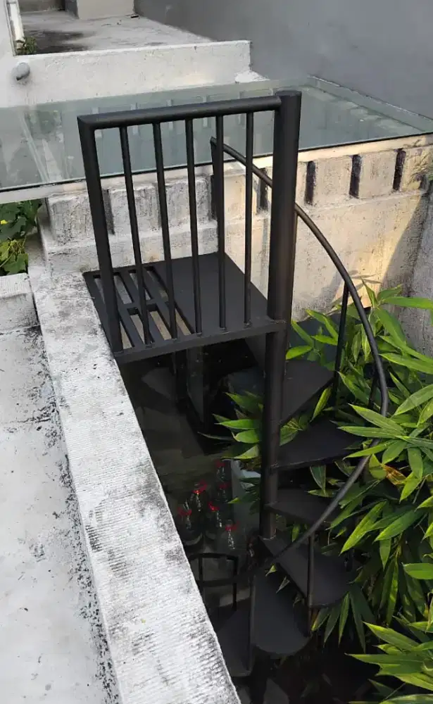 Tangga putar Besi pipa 3 in