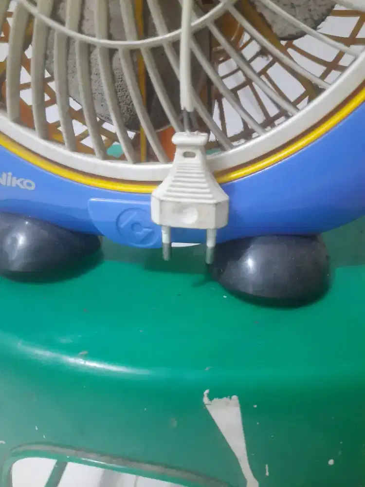 Kipas angin meja listrik