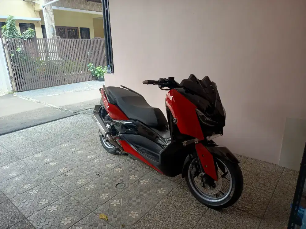 Yamaha X-Max 250