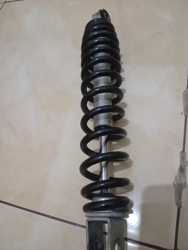 Shock Belakang Semua Mio