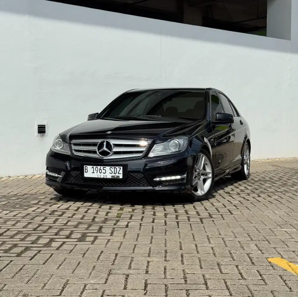 *LOW KM* mercedes benz C205 AMG 2014 w204
