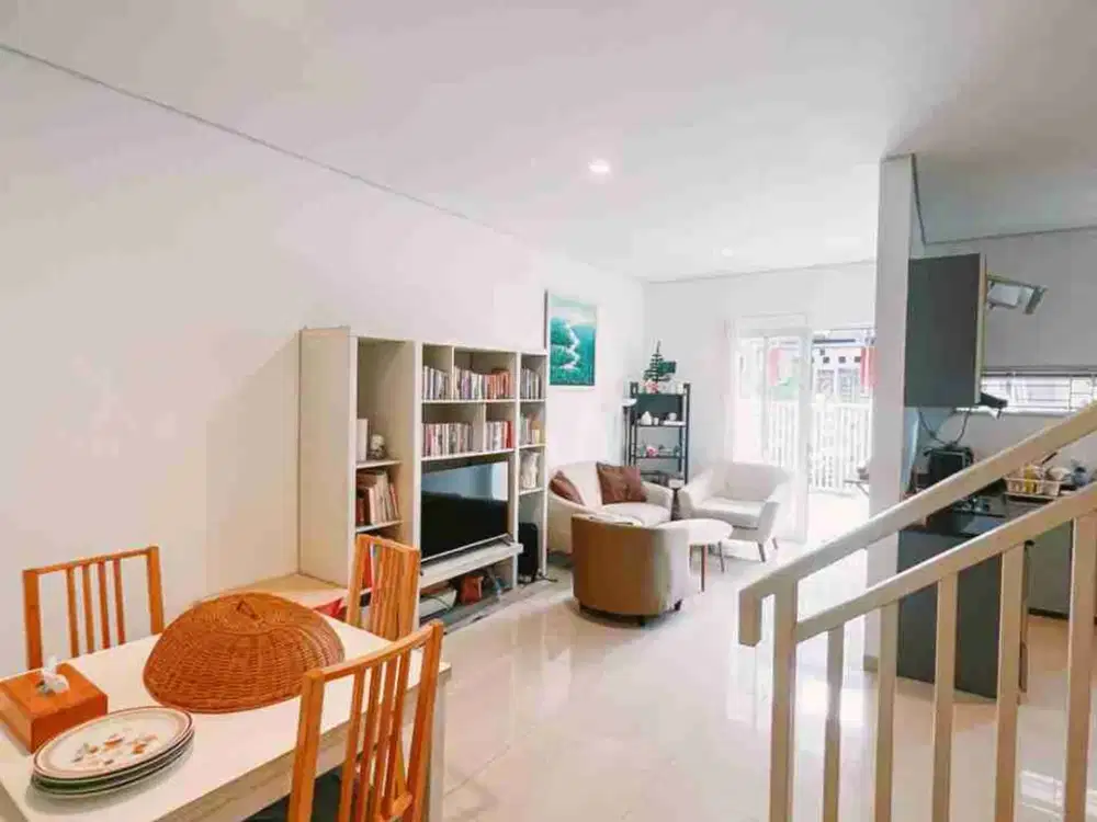 Rumah 2 Lantai SHM 4 Kamar Luas 90m Furnish Graha Raya Bintaro
