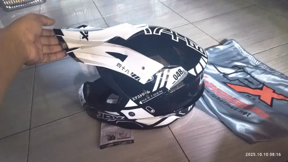 Helm JPX ukuran XL kondisi baru