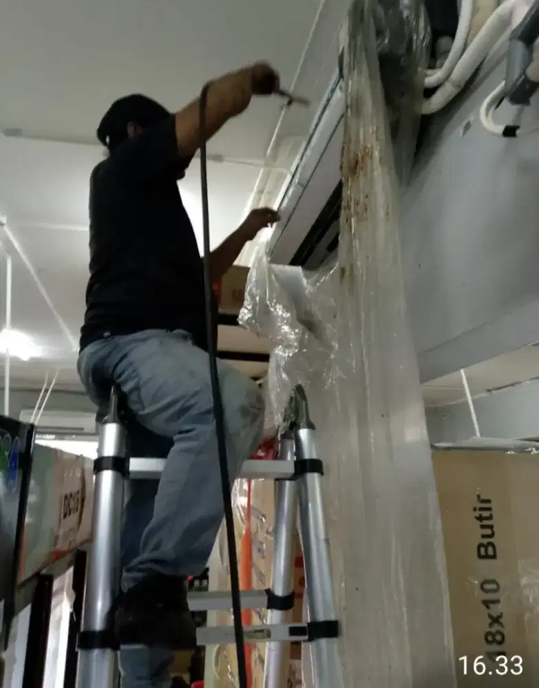 Menerima service AC kulkas Showcase Freezer