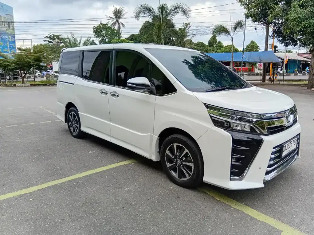 VOXY 2.0 A/T (AUTOMATIC)