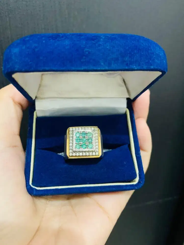 Cincin Zamrud kombinasi berlian