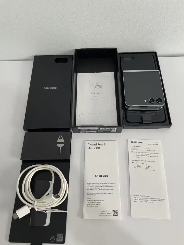 Samsung Galaxy Z Flip 5 8/512 GB SEIN Official - Second like New