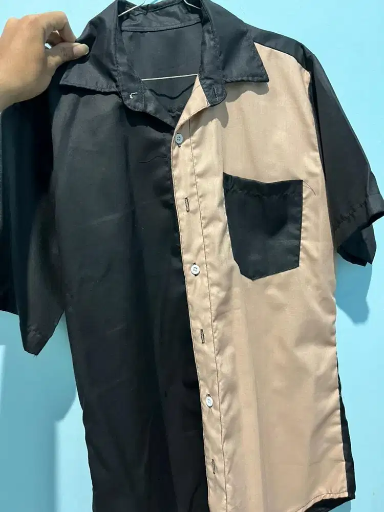 Kemeja Hitam x Krem Pria