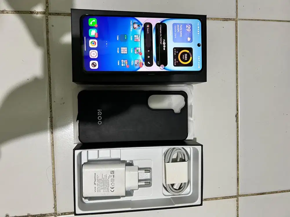 IQOO Z10 LITE GREEN 8/256 FULLSET MULUS BARU 1 BULAN