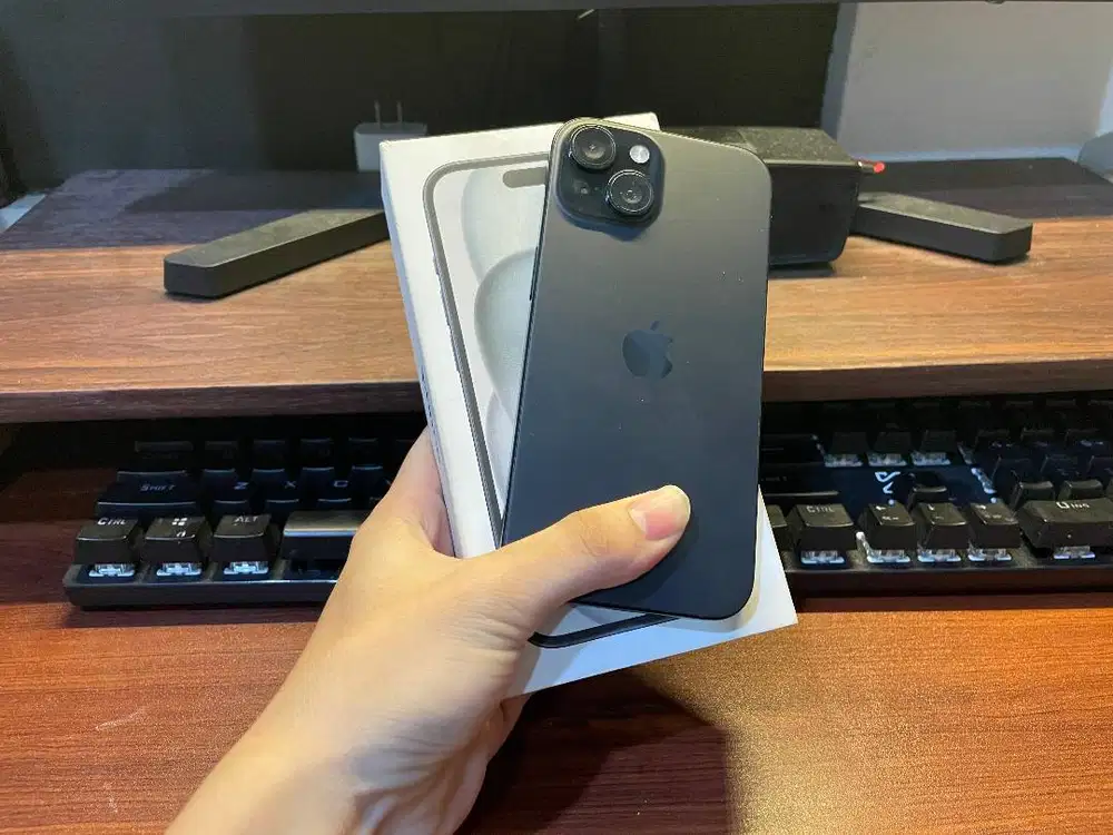 IPHONE 15 BLACK 128 GB RESMI IBOX SECOND