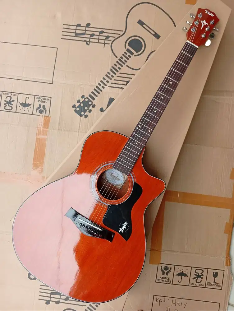 Gitar akustik natural glossy Mantap
