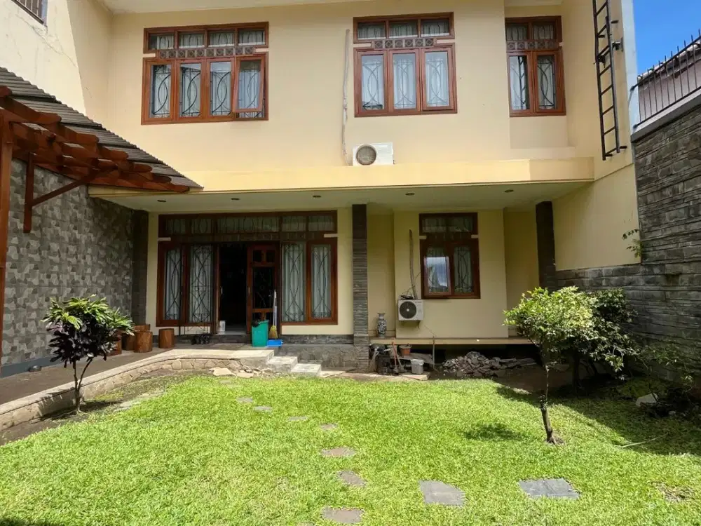 Dijual Rumah di Mainroad Setraduta Raya Akses Strategis ke RSHS & Kampus